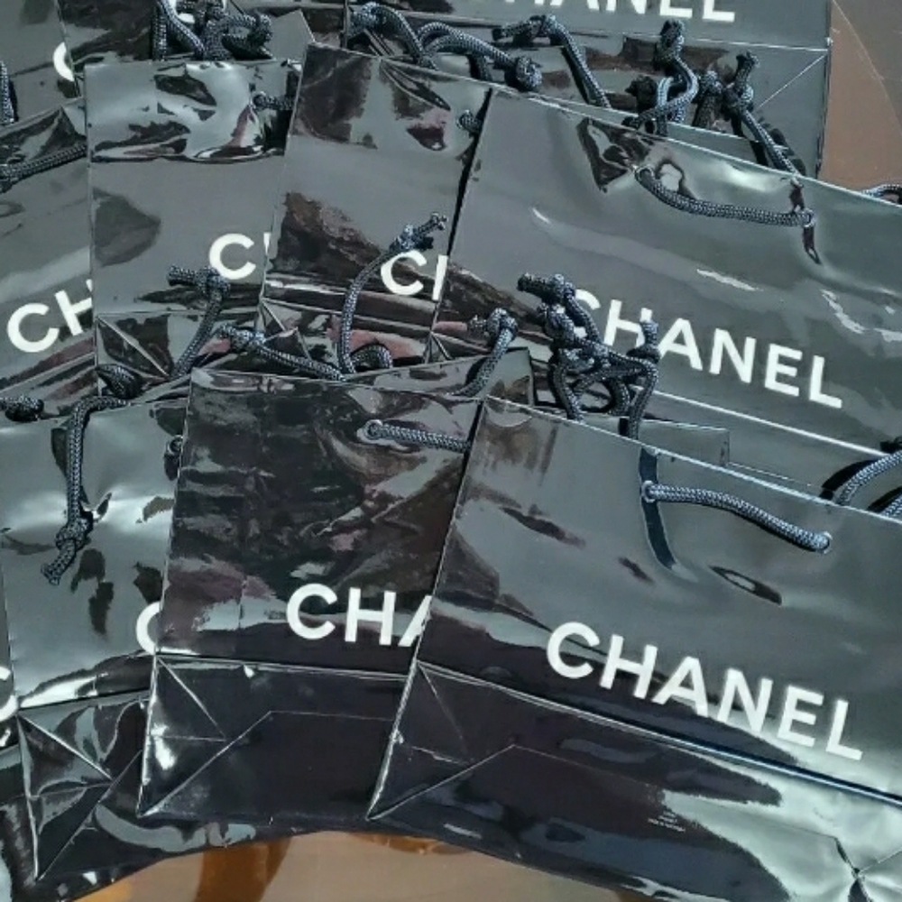 Chanel Bag & Ribbon Gift Set - Picture 3 of 3